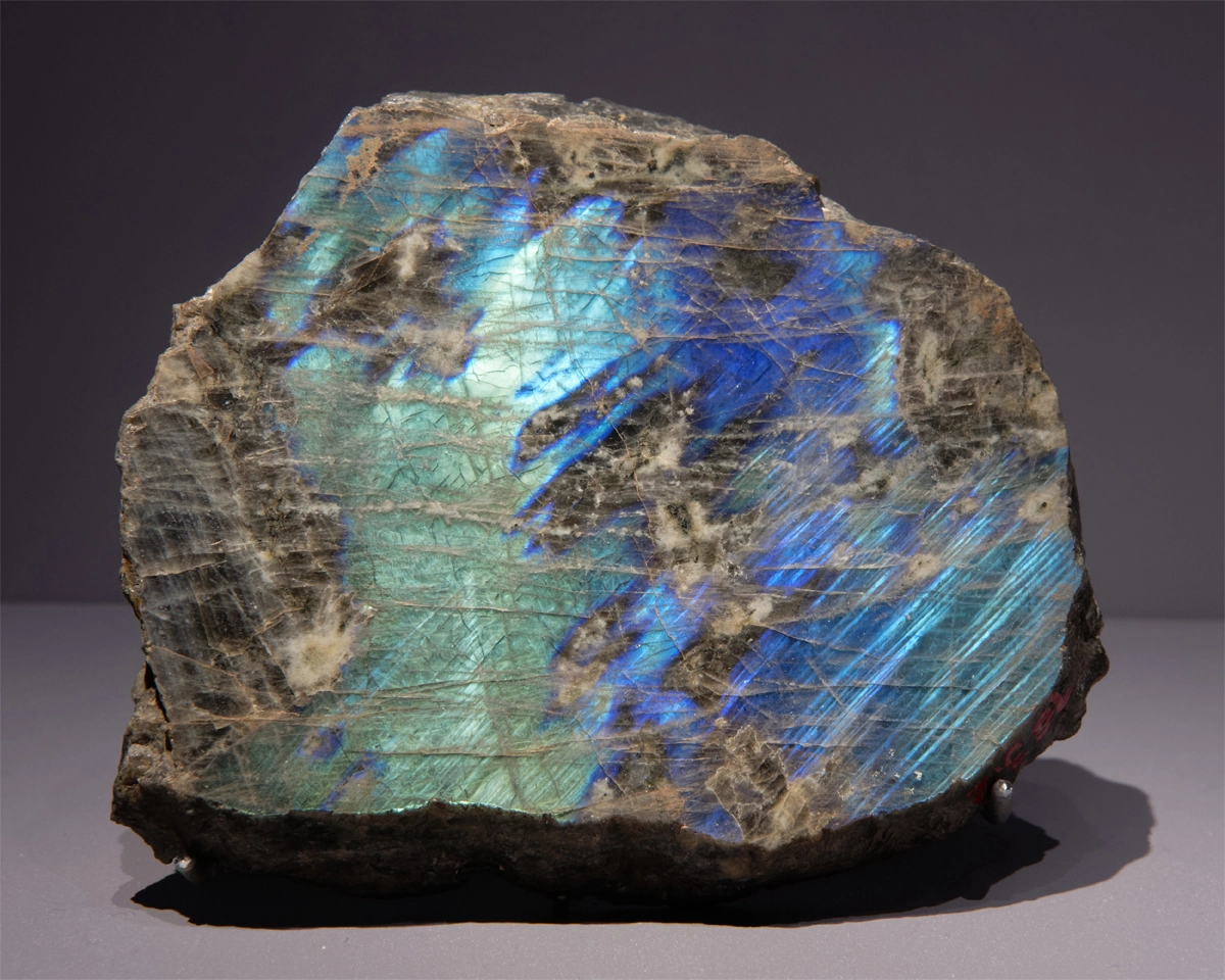 Image of an labradorite rock